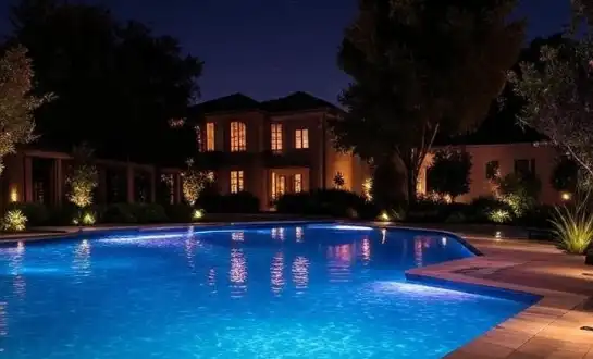 De beste LED-neonlysene for basseng for å forvandle oasen din i hagen