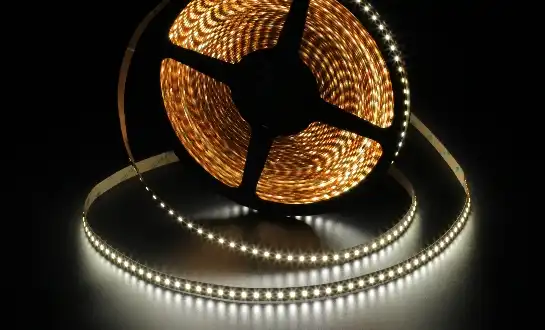 Hvordan installere fleksible LED-striper under skap enkelt?